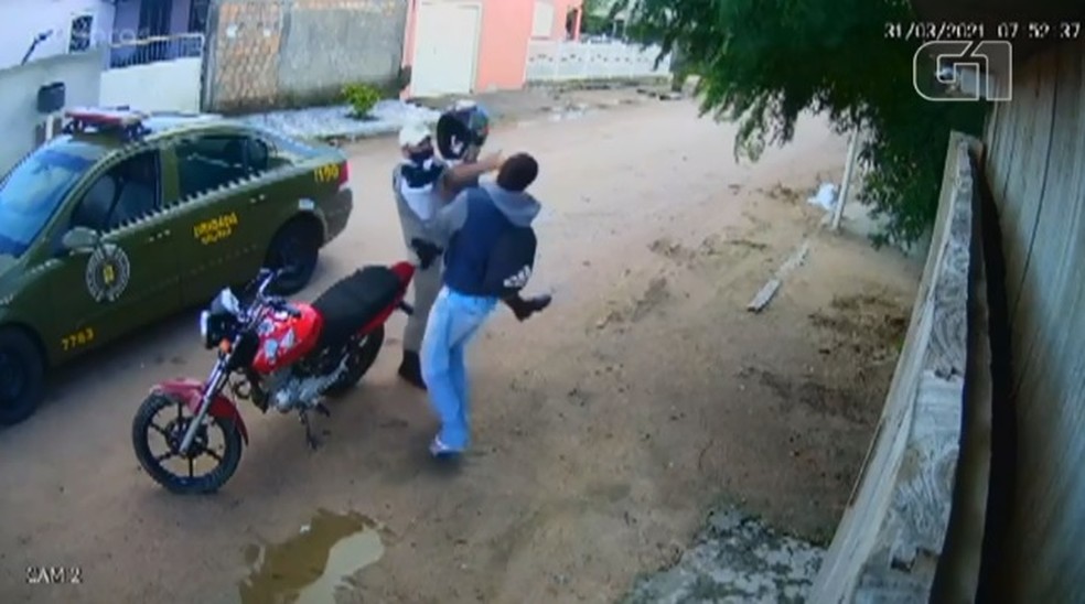 Jovem influencer, que postou vídeo de manobras com moto em frente ao posto  da PM no Iguaçu, é condenado