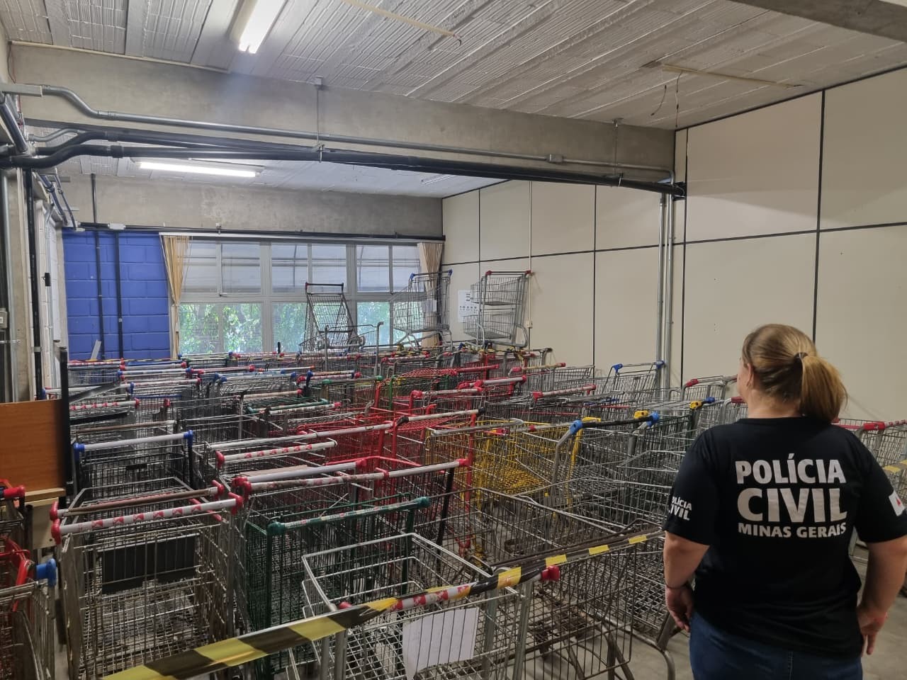 Polícia Civil investiga furtos de carrinhos de supermercado em BH; operações recolheram 120