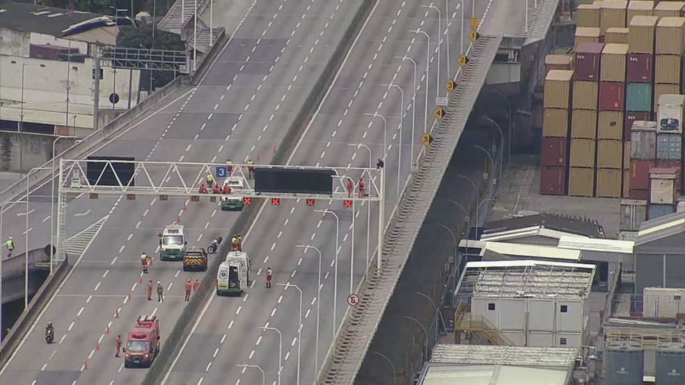 Ponte Rio-Niterói fechada — Foto: Reprodução/TV Globo