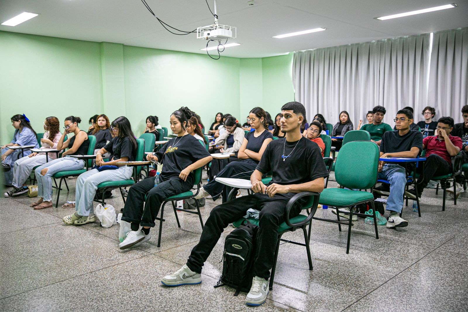 Quase 6 mil candidatos faltam às provas do SIS 2025 da UEA neste domingo