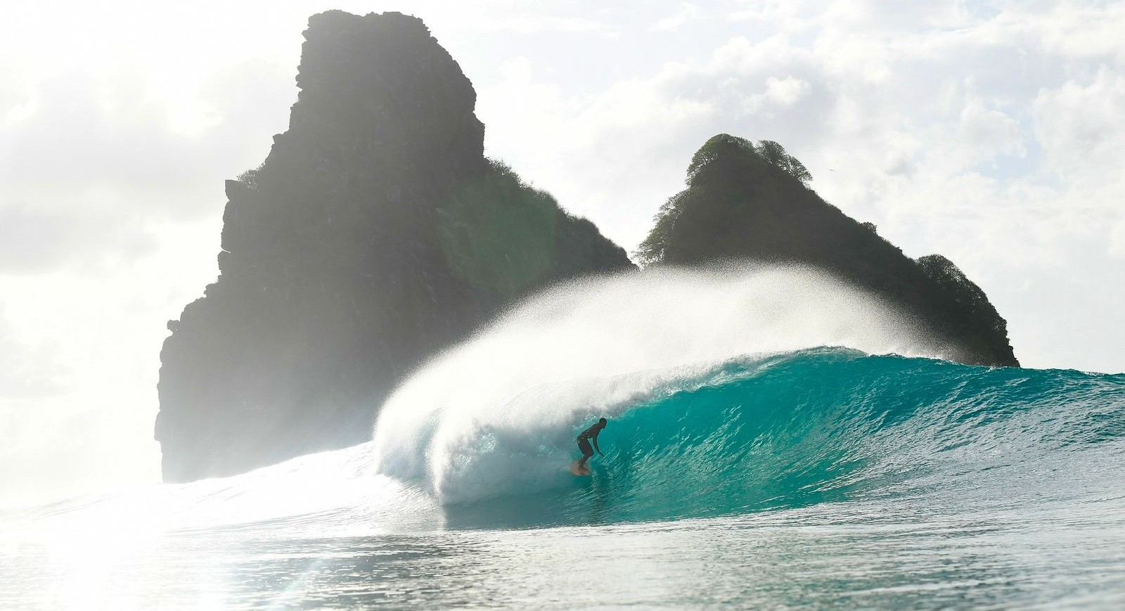 Filme sobre surfista de Fernando de Noronha estreia na ilha com sessão gratuita