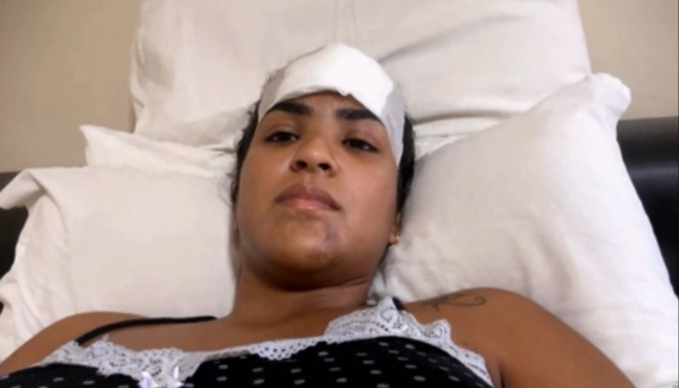 A mulher que se jogou do quinto andar de um prdio, em Salvador, contou que tomou a atitude aps sofrer muitas agresses. — Foto: Reproduo/TV Globo