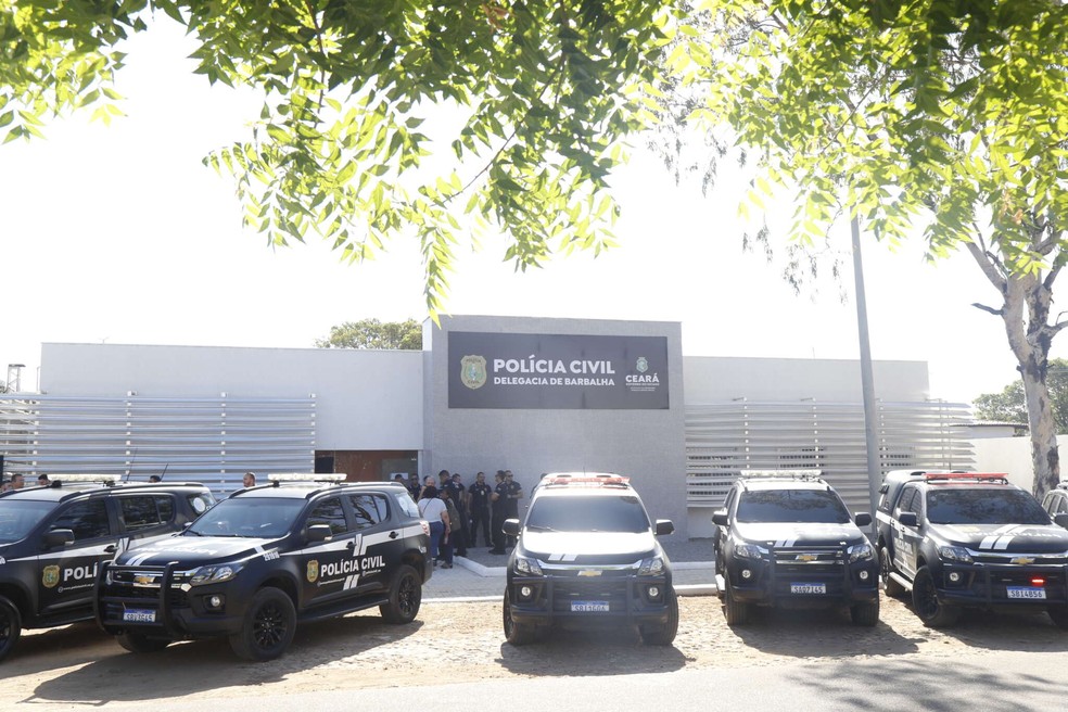 Mulher é presa por estupro ao se relacionar com uma adolescente de 12 anos em Barbalha. — Foto: SSPDS/ Divulgação