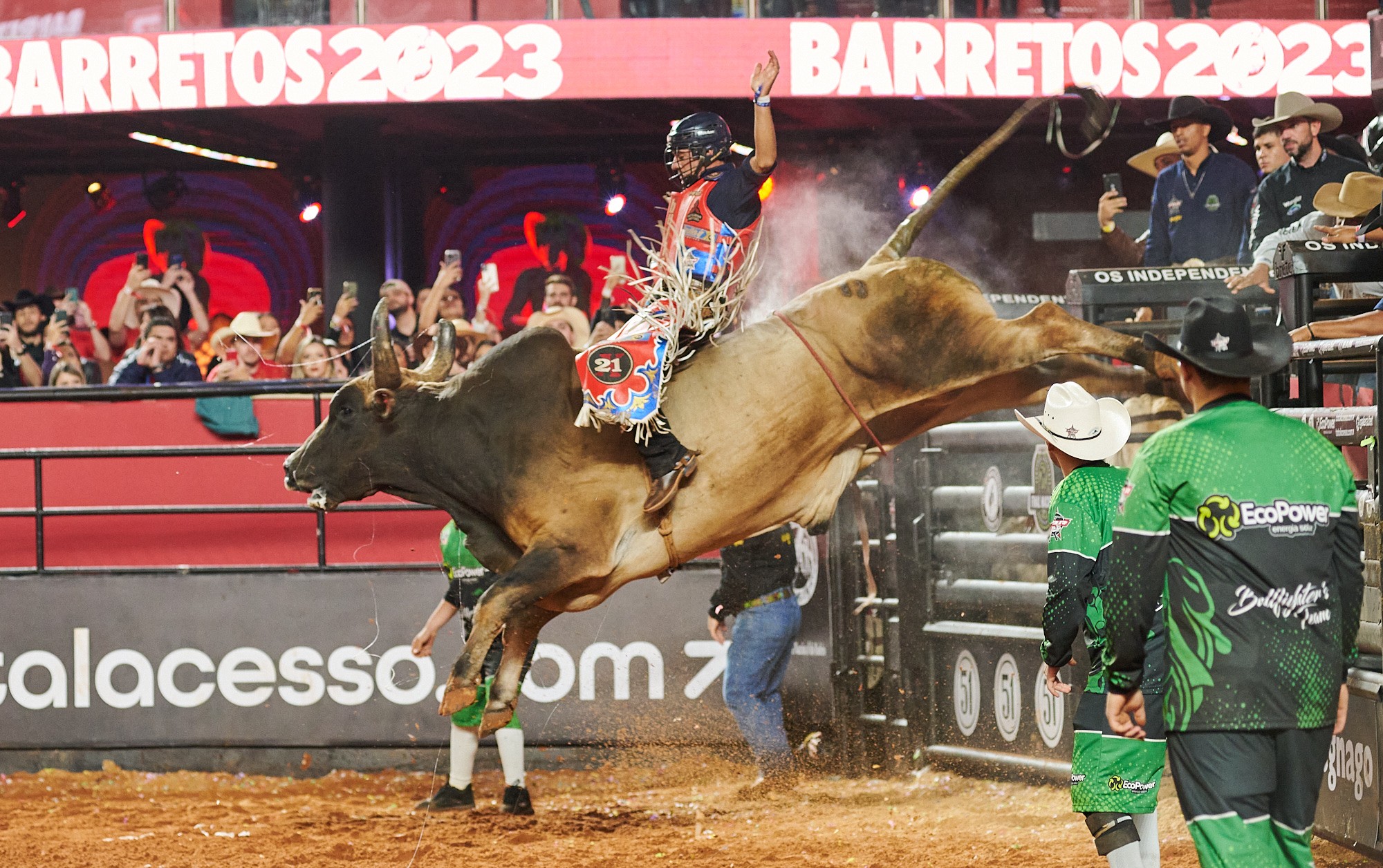Peão do Paraná vence 3º round da montaria em touros em Barretos, SP; FOTOS  | Festa do Peão de Barretos 2023 | G1