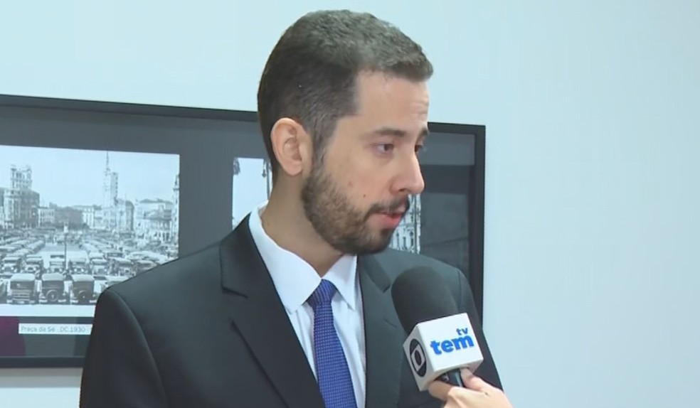 Advogado Américo Ribeiro Magro explicou sobre como denunciar os crimes cometidos na internet — Foto: Gustavo Luz/TV TEM