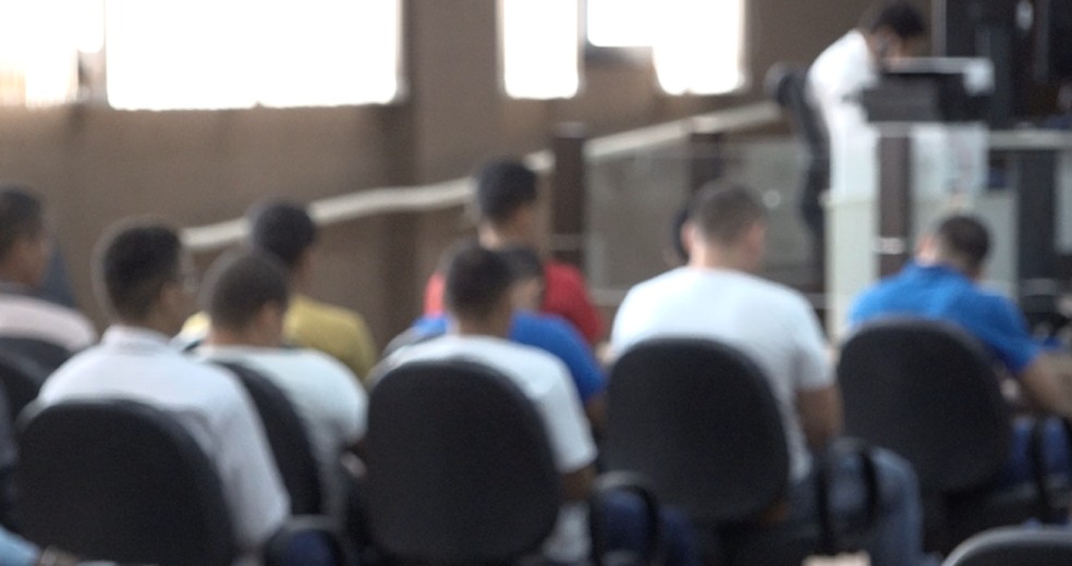 Réus são ouvidos em julgamento sobre a fuga no presídio Barra da Grota, em Araguaína — Foto: Reprodução/MPTO