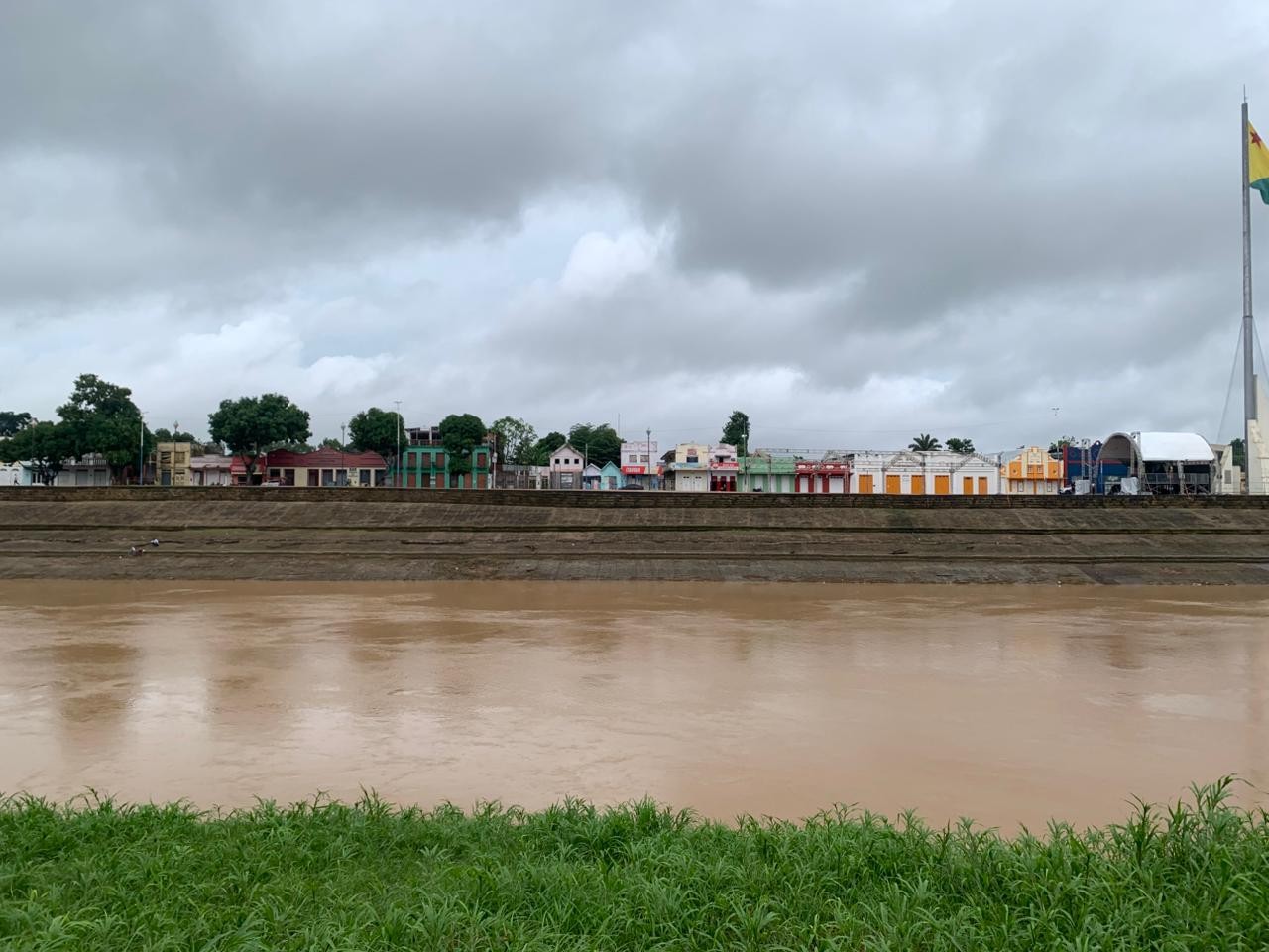 Rio Acre recua mais de 4 metros em quatro dias após passar da cota de atenção em Rio Branco