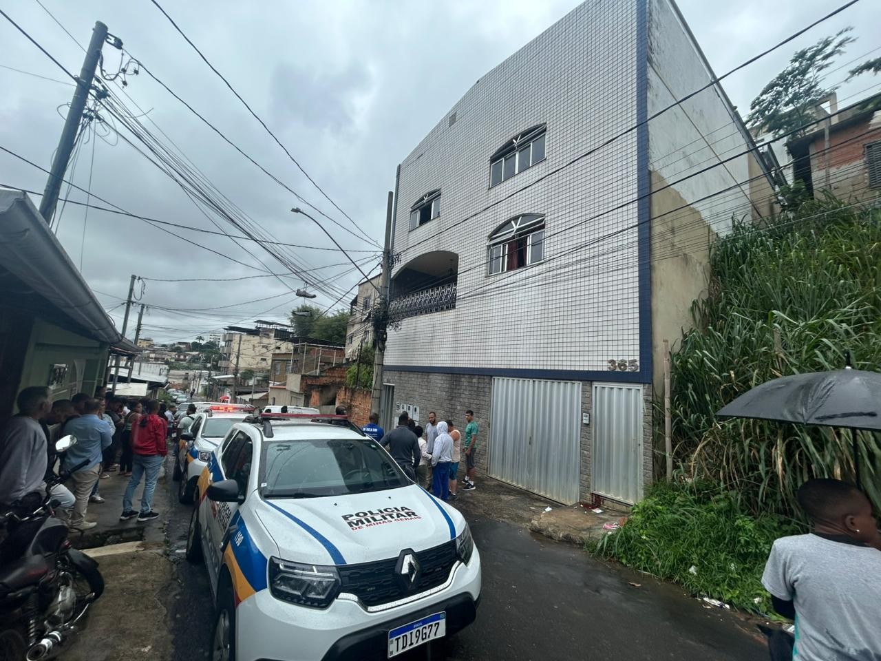 Homem mata próprio pai, madrasta, irmãs e sobrinho em Juiz de Fora