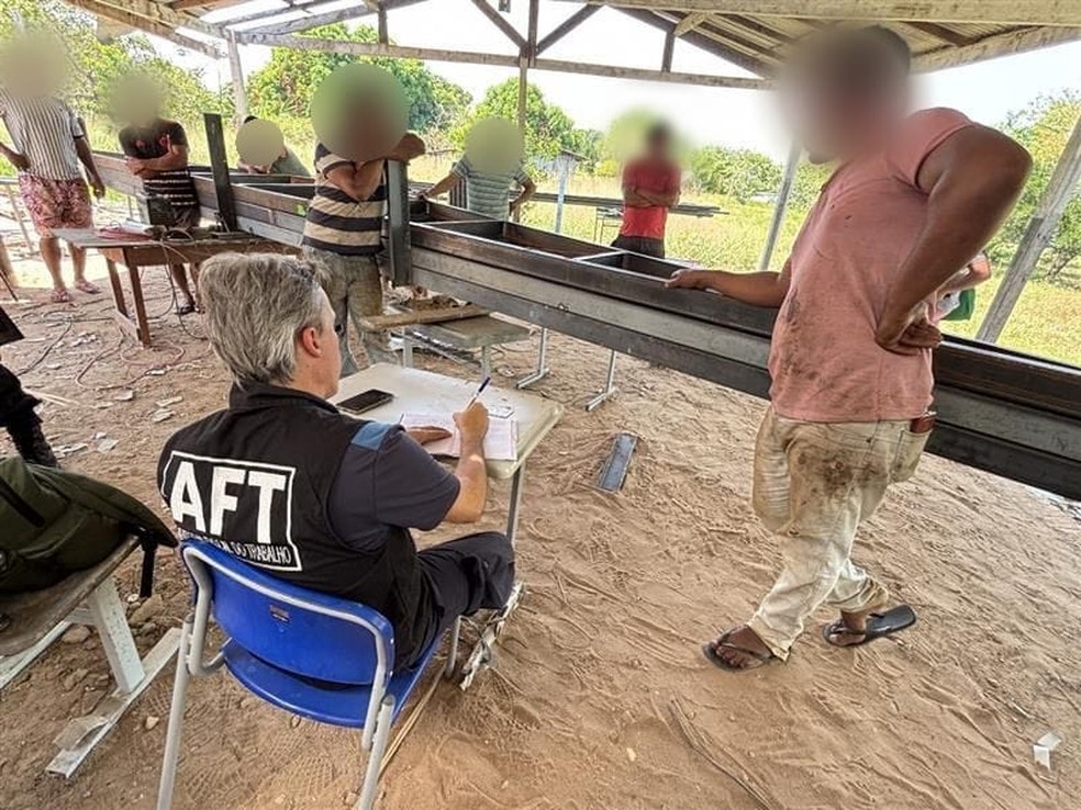 Venezuelanos s&atilde;o resgatados em situa&ccedil;&atilde;o an&aacute;loga a escravid&atilde;o &mdash; Foto: Minist&eacute;rio do Trabalho e Emprego