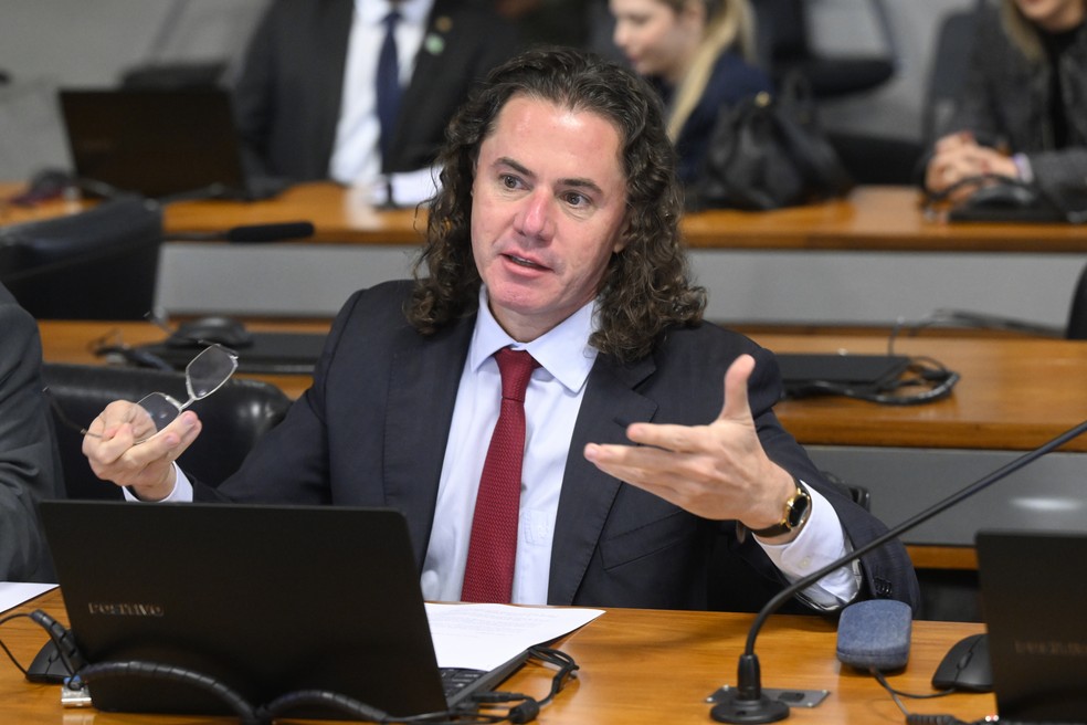carlos moura agencia senado