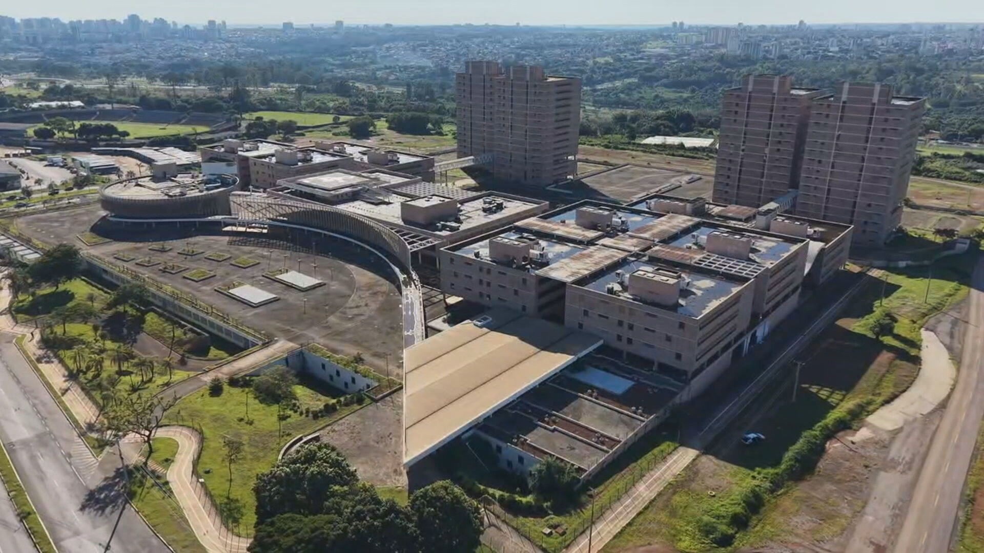 Centro Administrativo do DF começa a ser ocupado após 12 anos abandonado