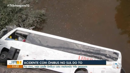 Três pessoas morrem em duas ficam feridas após ônibus cair de ponte dentro de rio
