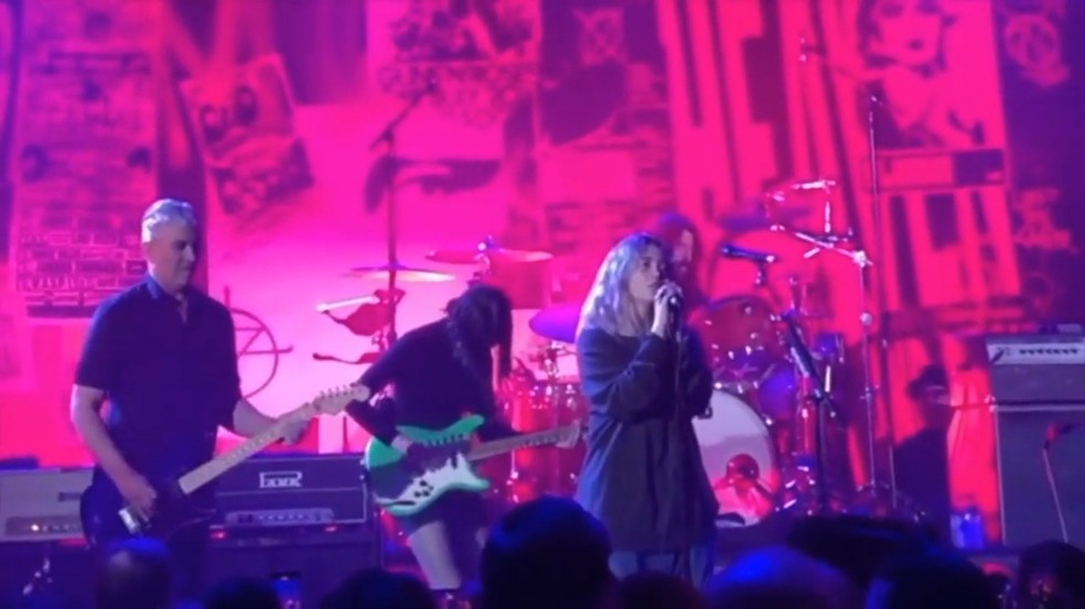 Dave Grohl Reunited With The Girl From Nirvana's “Heart-Shaped Box