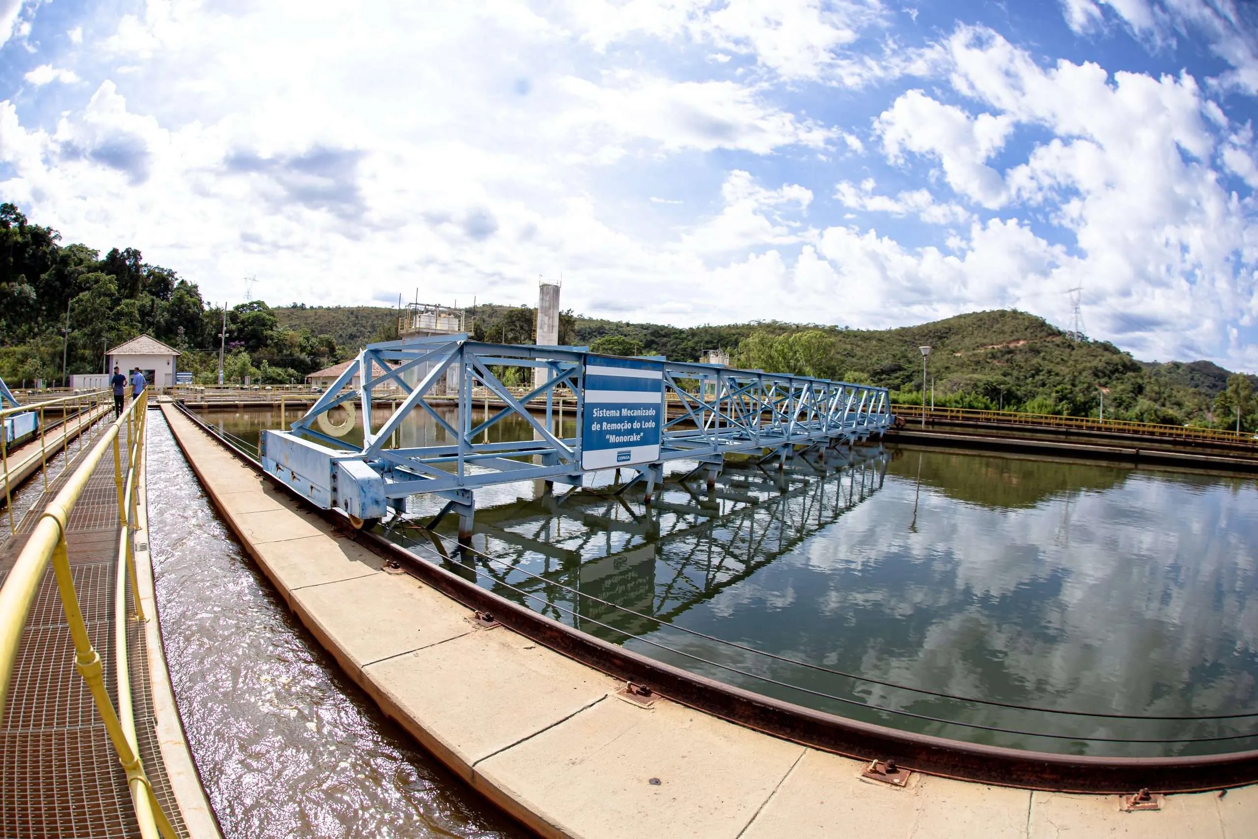 Com privatização no radar, ações da Copasa disparam mais de 100% em 2025; veja 'raio-x' da empresa