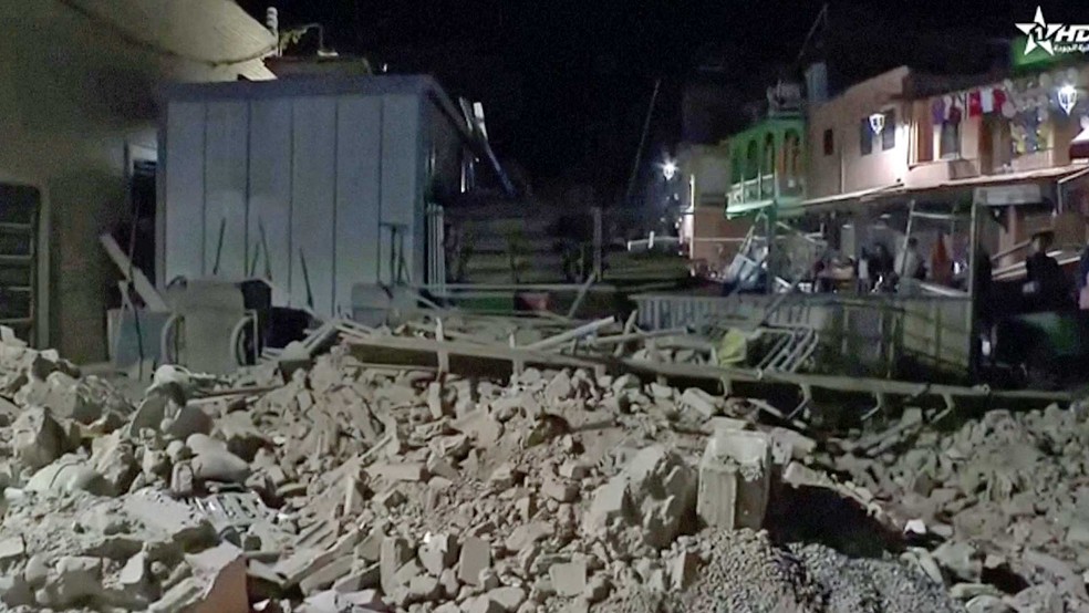 Escombros em Marrakesh, após forte terremoto no Marrocos — Foto: Al Oula TV / via Reuters