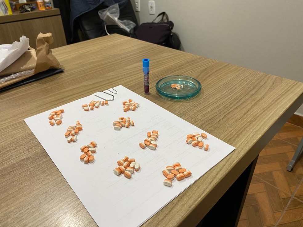 Receita Federal apreendeu cerca de 100 comprimidos de uma droga sintética em Campina Grande — Foto: Foto: Divulgação/Receita Federal