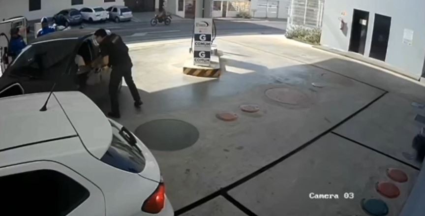 Homem é preso após tentar atropelar policial durante abordagem em Macapá; VÍDEO