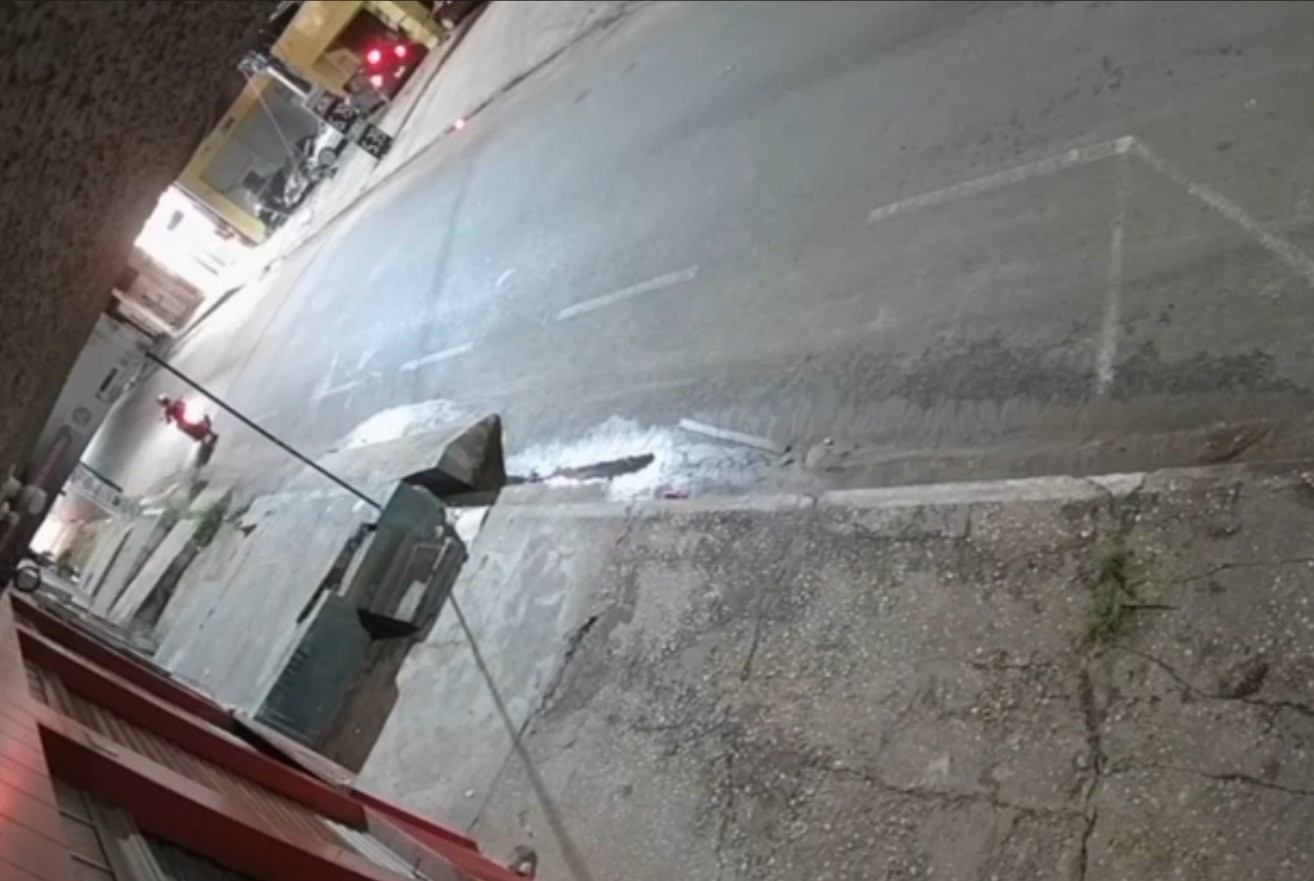 VÍDEO: Jovem morre após ser arremessado de carro durante colisão em Imperatriz; vítima não usava cinto de segurança