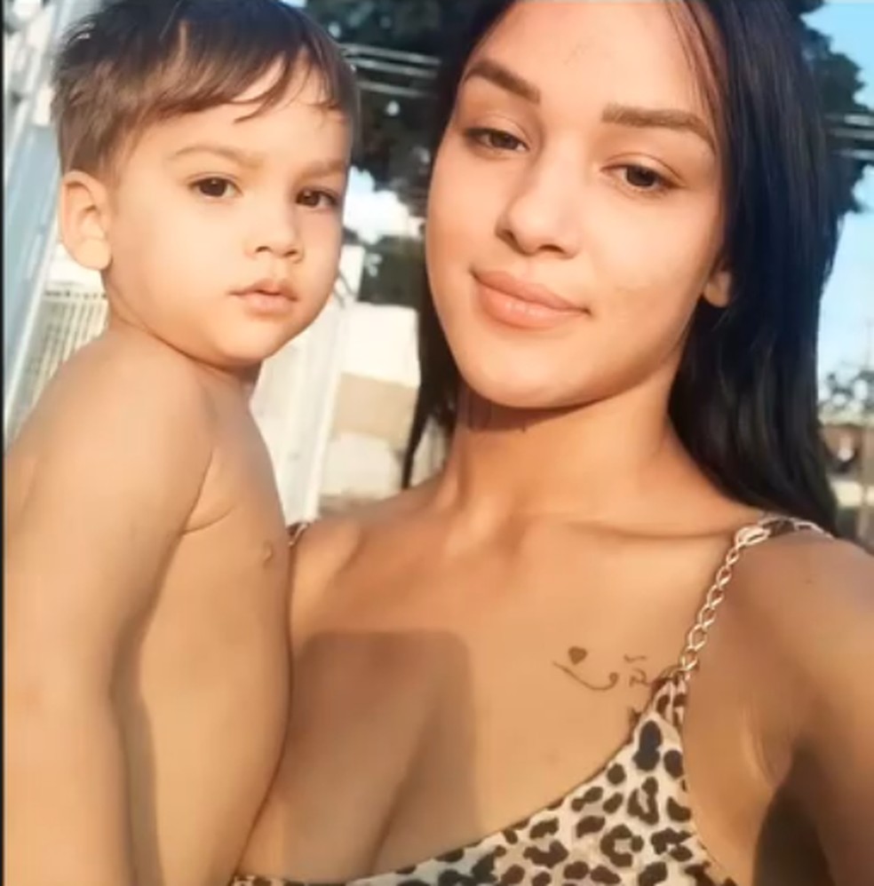 Geovana (me) e Artur (filho)  Foto: Reproduo/Redes Sociais