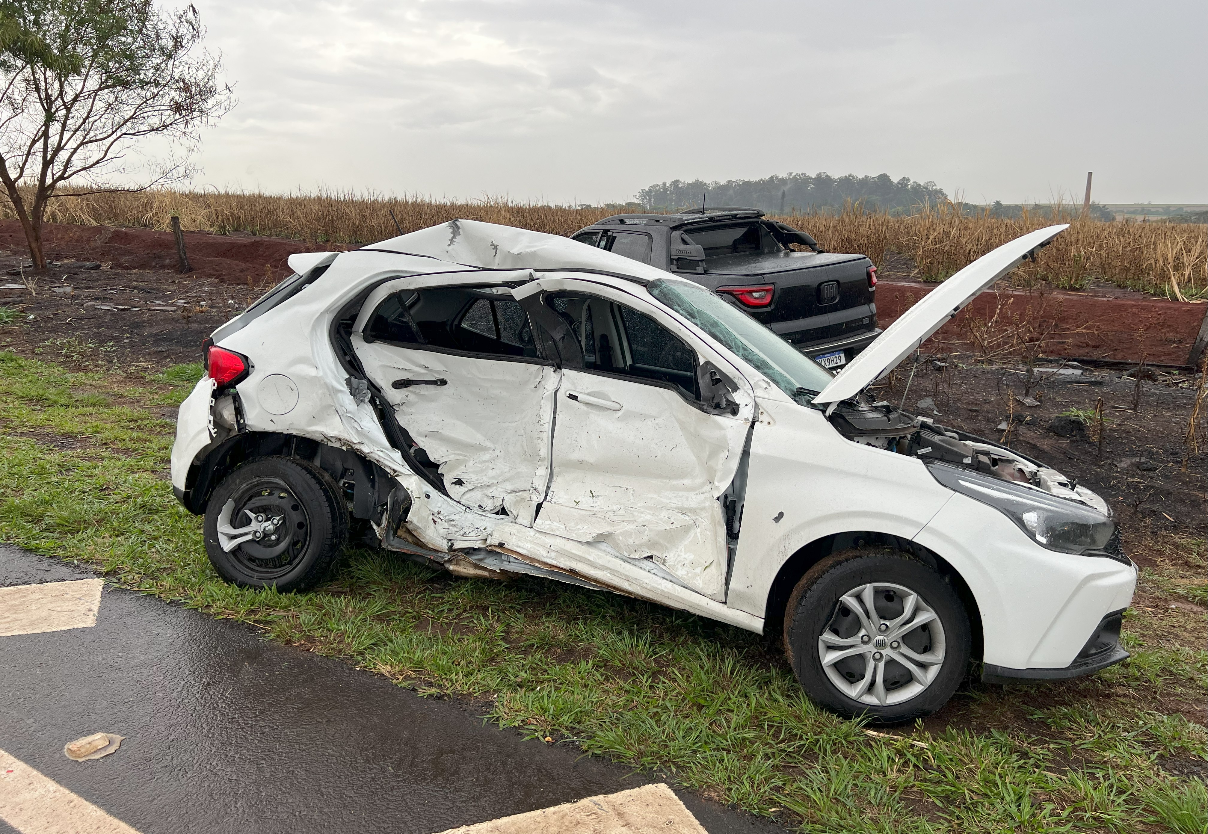 Batida entre carros deixa duas pessoas feridas em rodovia de Santa Bárbara d'Oeste