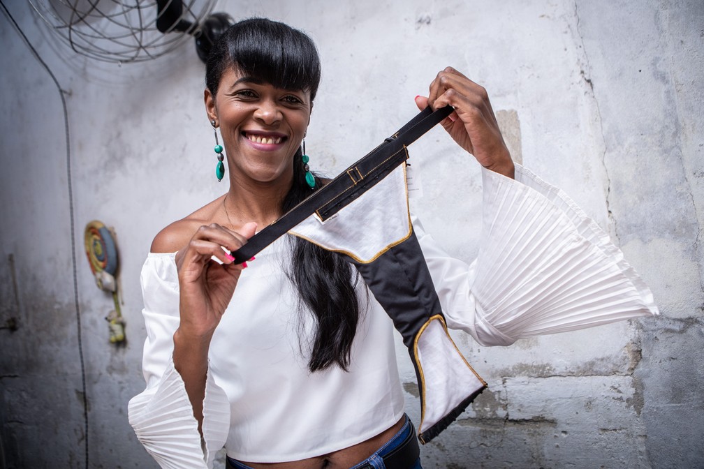 Mulher da Zona Leste cria modelo de calcinha para transexuais que ajuda a  evitar problemas urinários, São Paulo