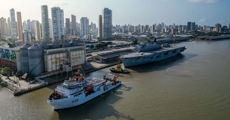 COP 30: Maior navio de guerra da América Latina e embarcação de pesquisa da Marinha abrem ao público em Belém neste domingo 