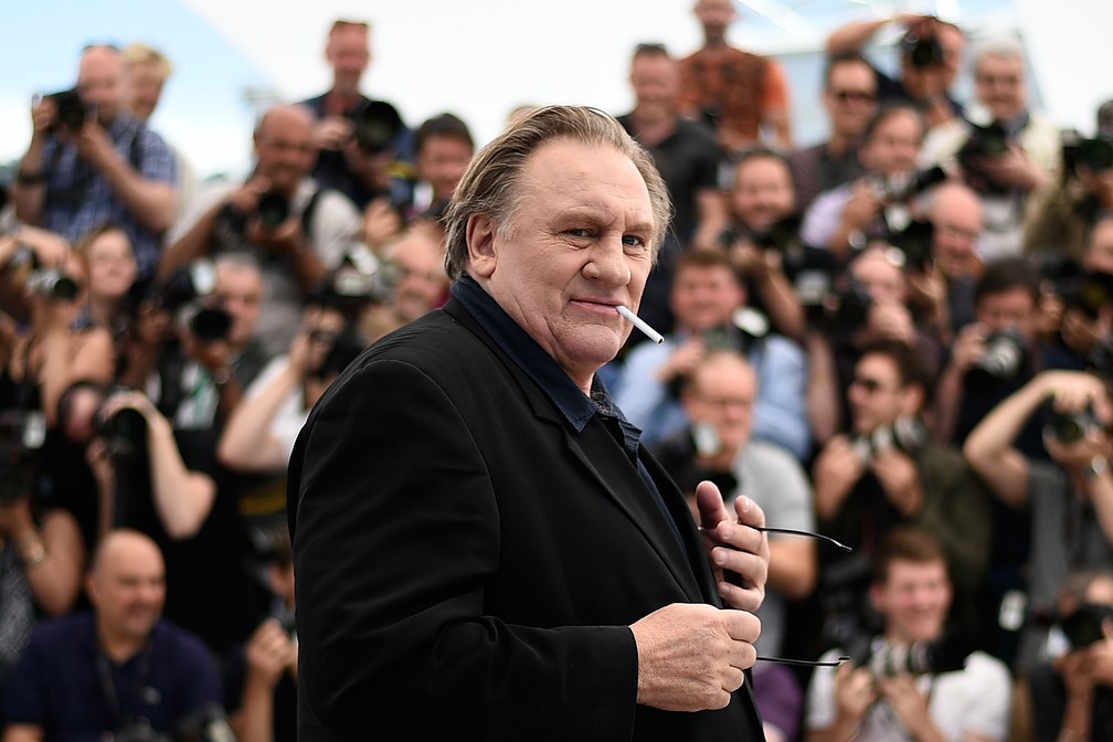 O ator francês Gerard Depardieu posa durante Festival de Cannes de 2015 — Foto: LOIC VENANCE / AFP