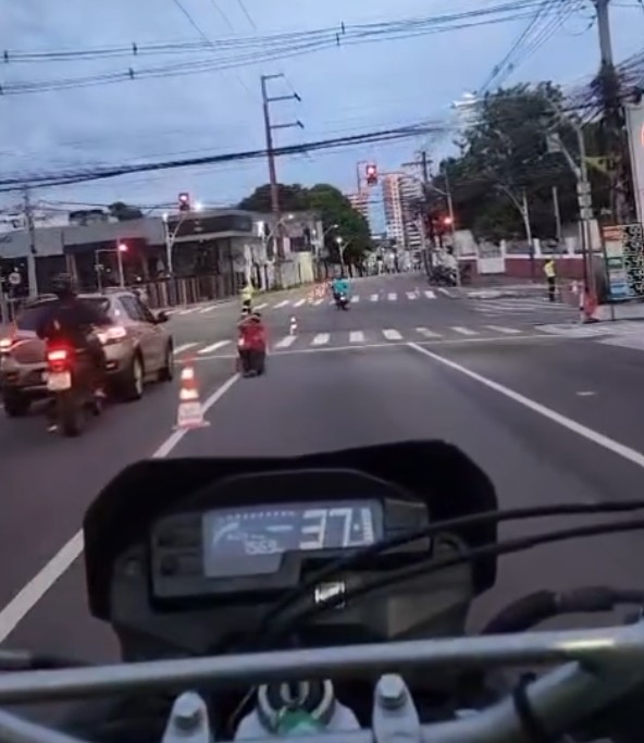 Atleta cadeirante é atropelada por motorista embriagado durante corrida de rua em Manaus; VÍDEO