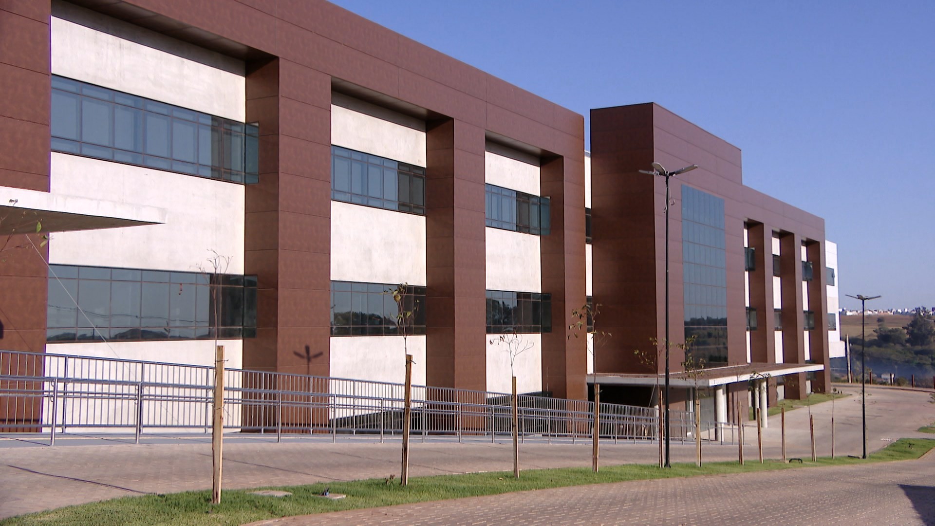 Confusão familiar em cavalgada escala para invasão a domicílio e dois esfaqueados em Araguari