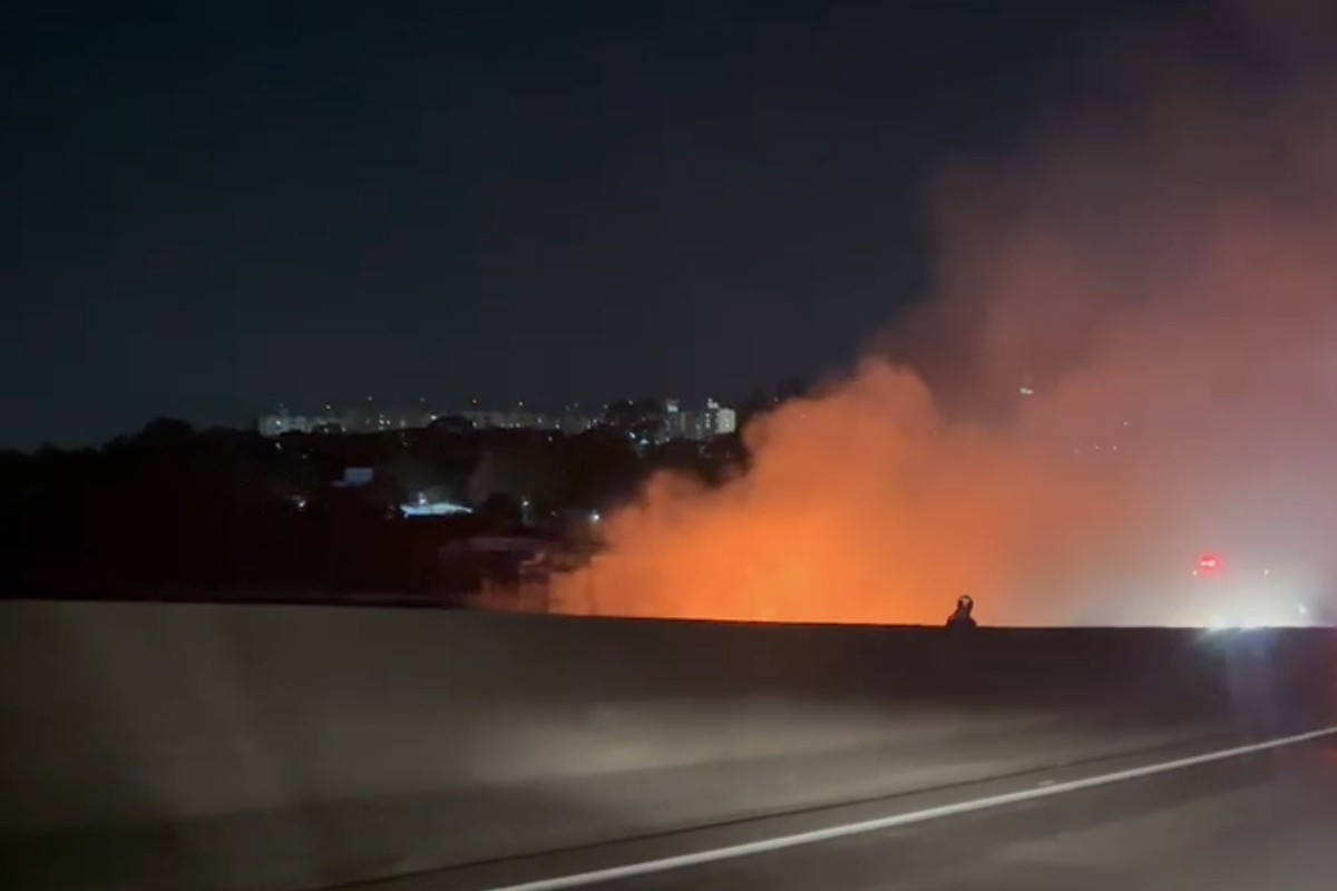 Incêndio em ônibus bloqueia trecho da Rodovia Santos Dumont em Campinas
