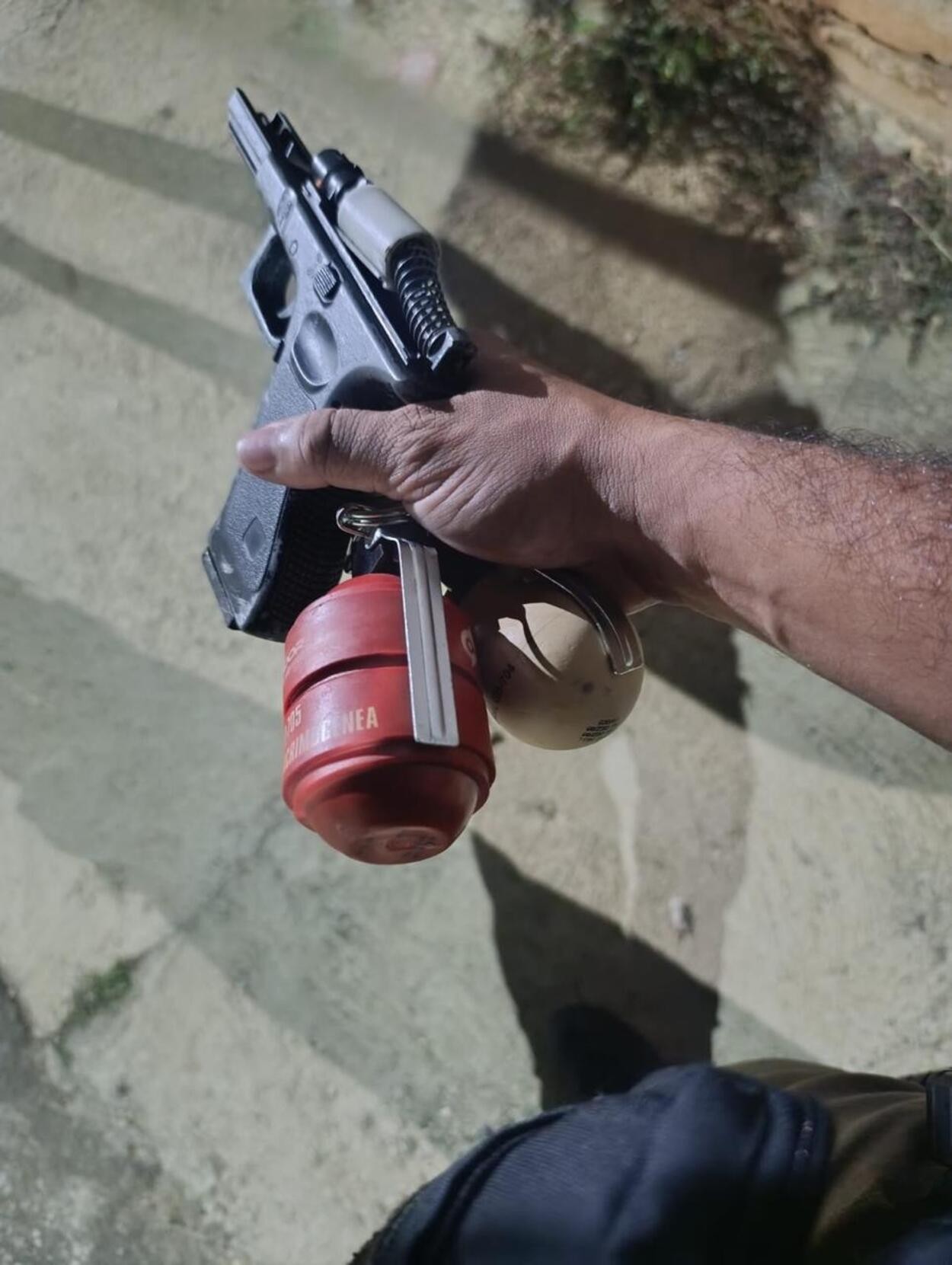 Preso com granadas e réplica de arma, homem diz à PM que queria 'se mostrar e aparecer' em Governador Valadares 