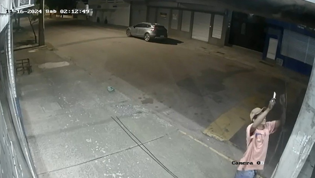 VÍDEOS: Flagras de furto de cabos mostram ação que causa transtornos no RS; lei endureceu penas  