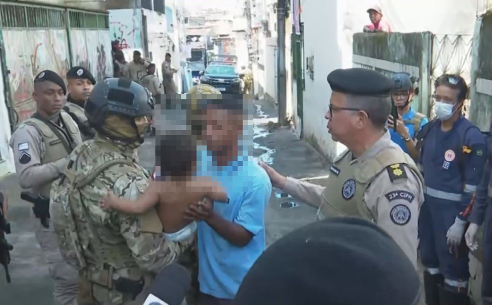 Além de Raíssa, o filho dela e o companheiro foram feitos reféns. Eles passam bem.  — Foto: Reprodução/TV Bahia