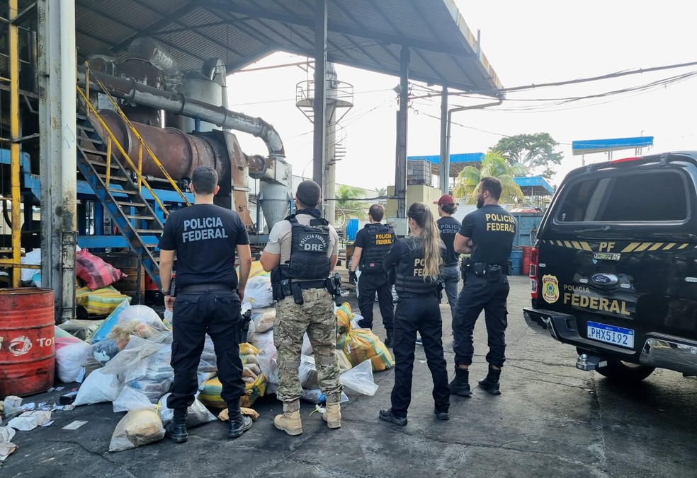 PF destr&oacute;i mais de 1 tonelada de drogas na primeira incinera&ccedil;&atilde;o do ano no  AM | Amazonas | G1