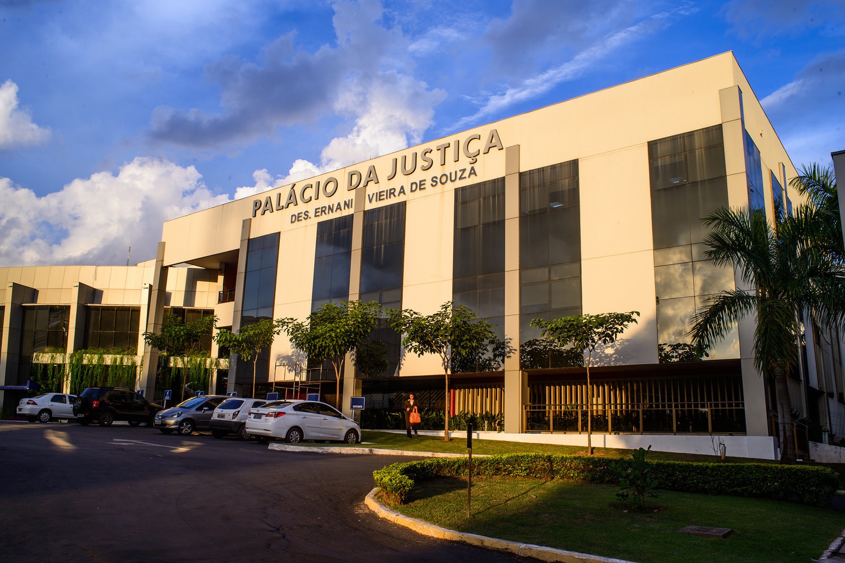 Justiça autoriza condenado por estupro a cursar faculdade à distância dentro de presídio em MT