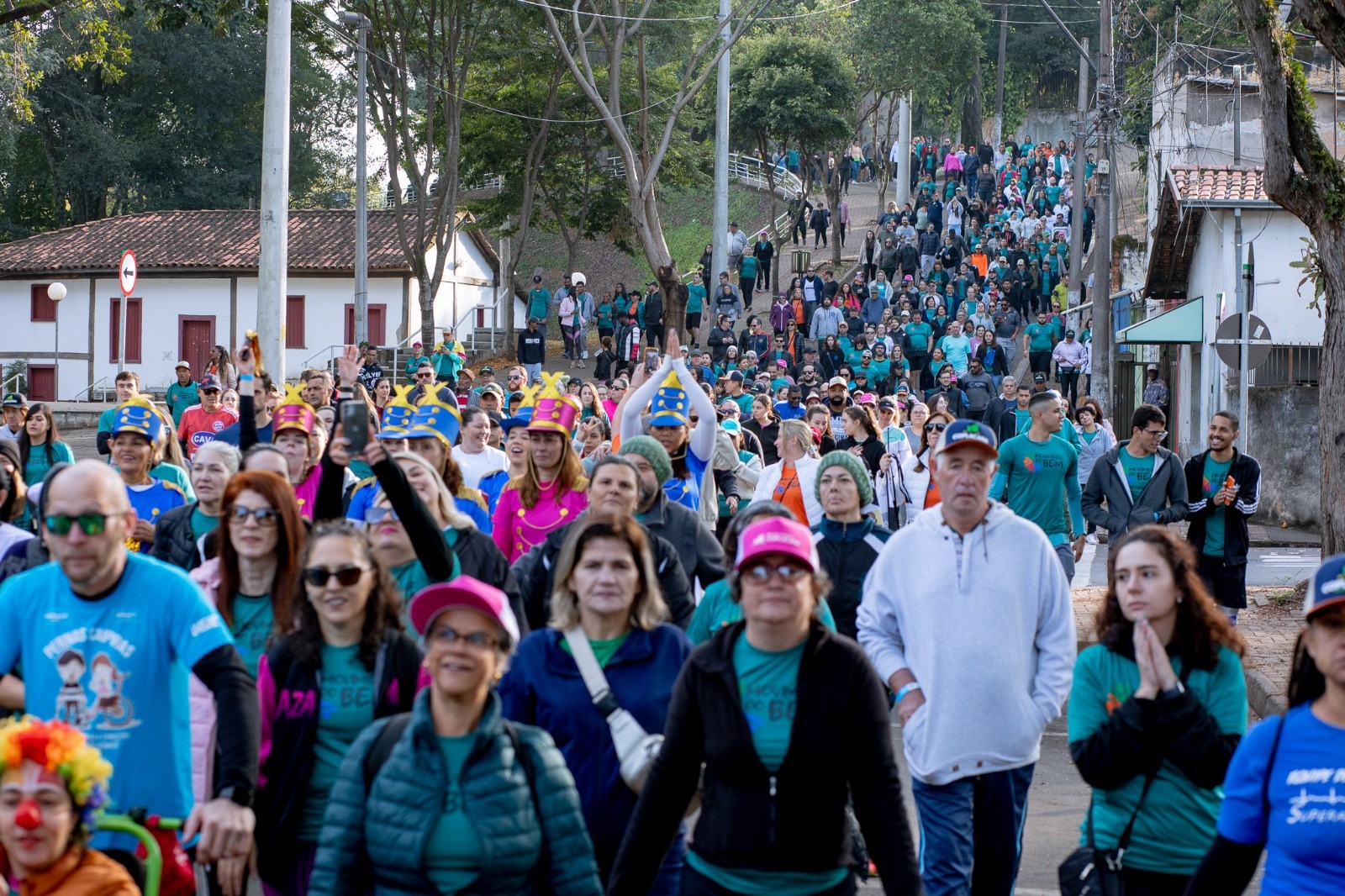 3ª Caminhada Movimento do Bem arrecada alimentos e celebra Mês do Voluntariado