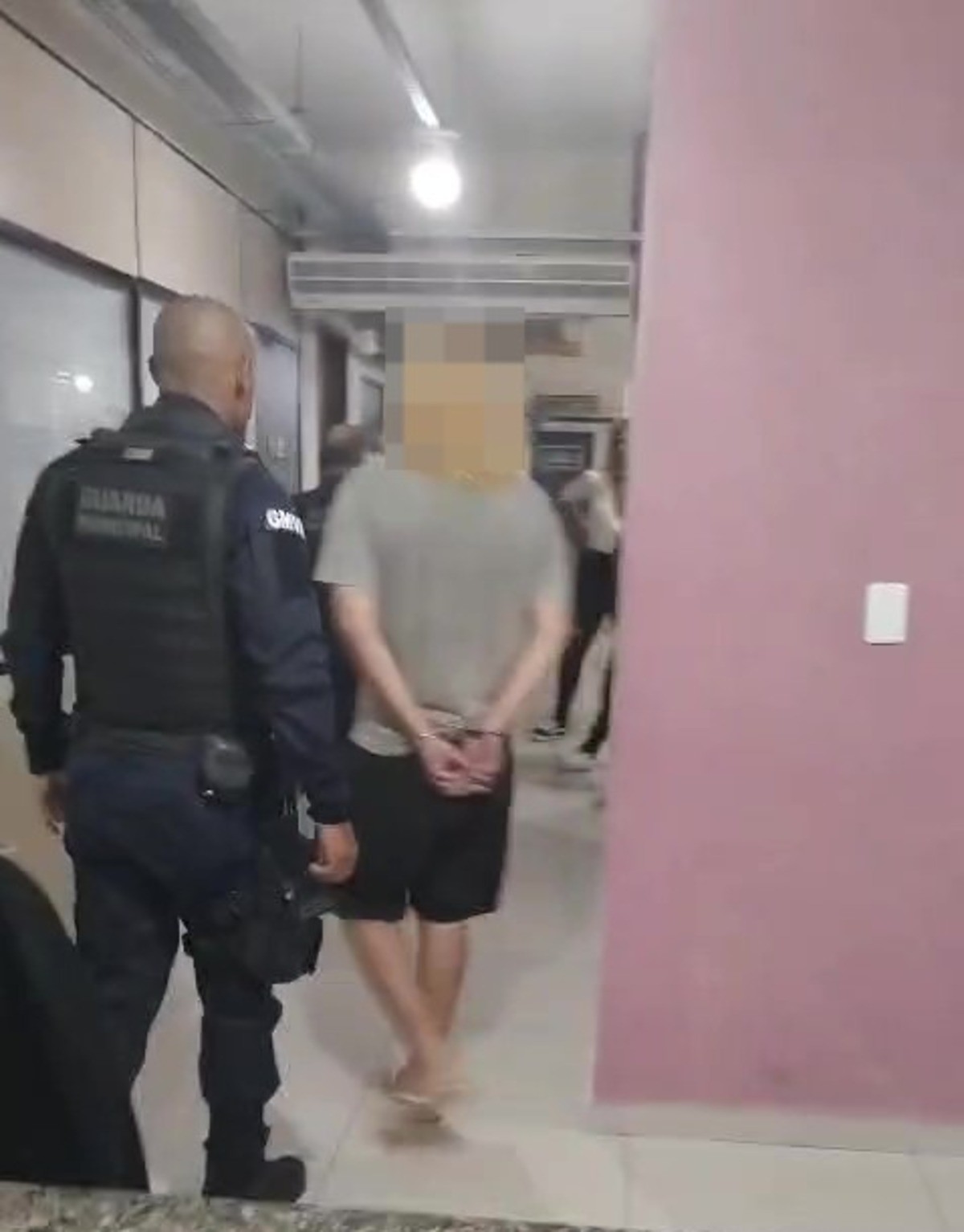 Homem é preso em flagrante por descumprir medida protetiva em Volta Redonda