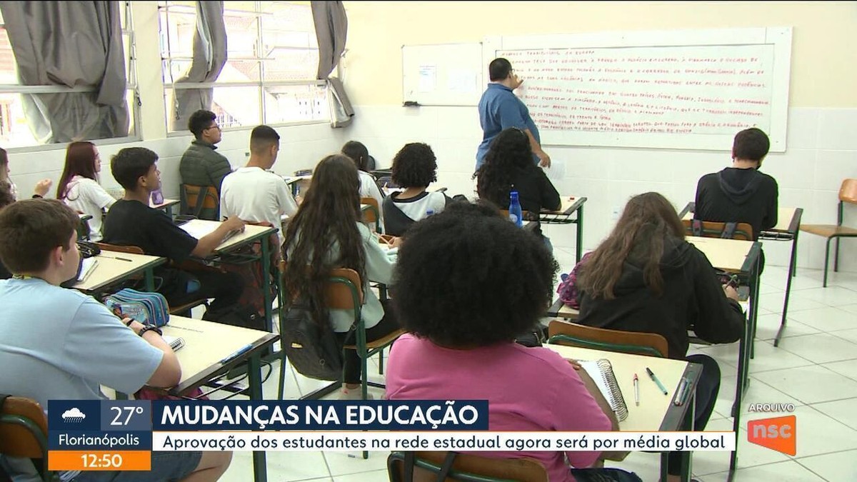 SC adota 'média global' e muda critério para aprovação de estudantes na rede pública; entenda