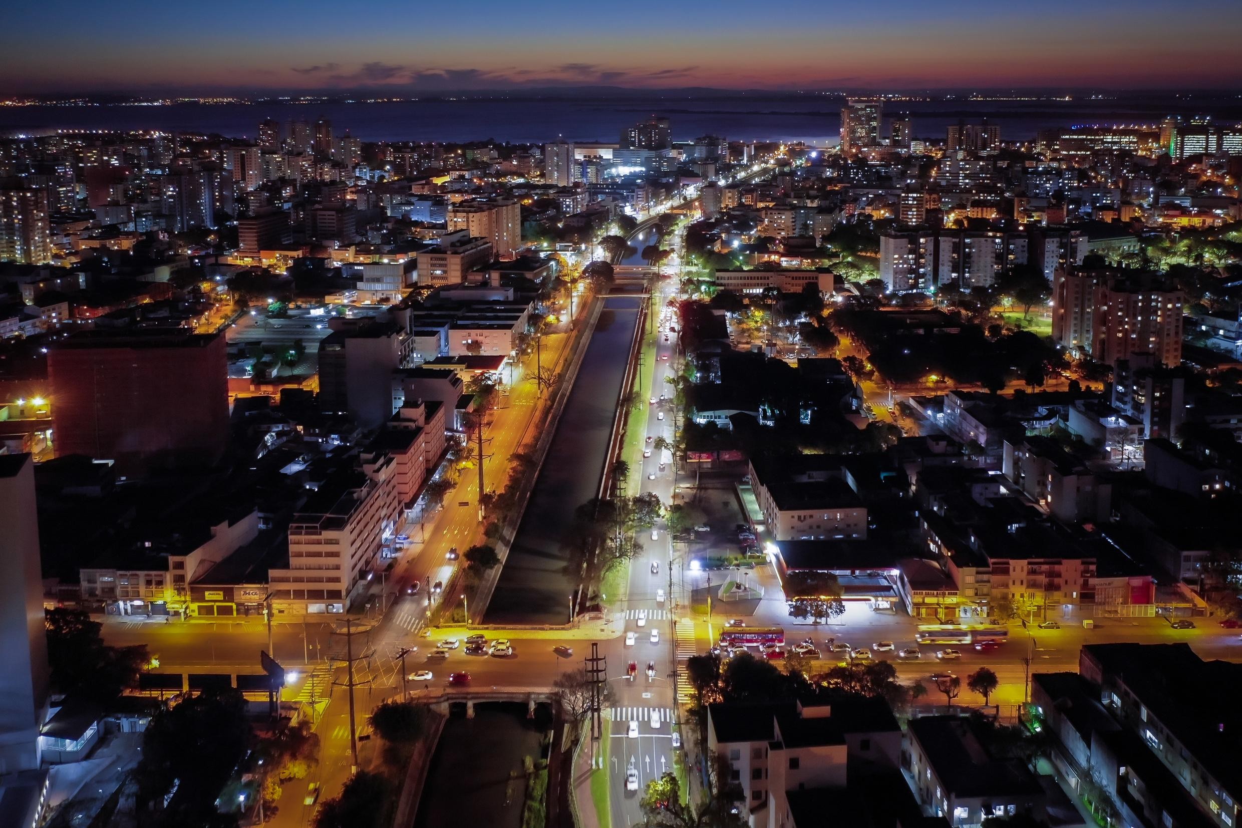 OURICURI: Trailer instalado em cima da Praça Voluntários chama