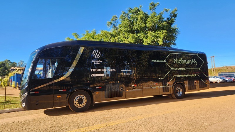 Primeiro ônibus elétrico do mundo com bateria de nióbio e tempo de recarga de 10 minutos é apresentado em MG