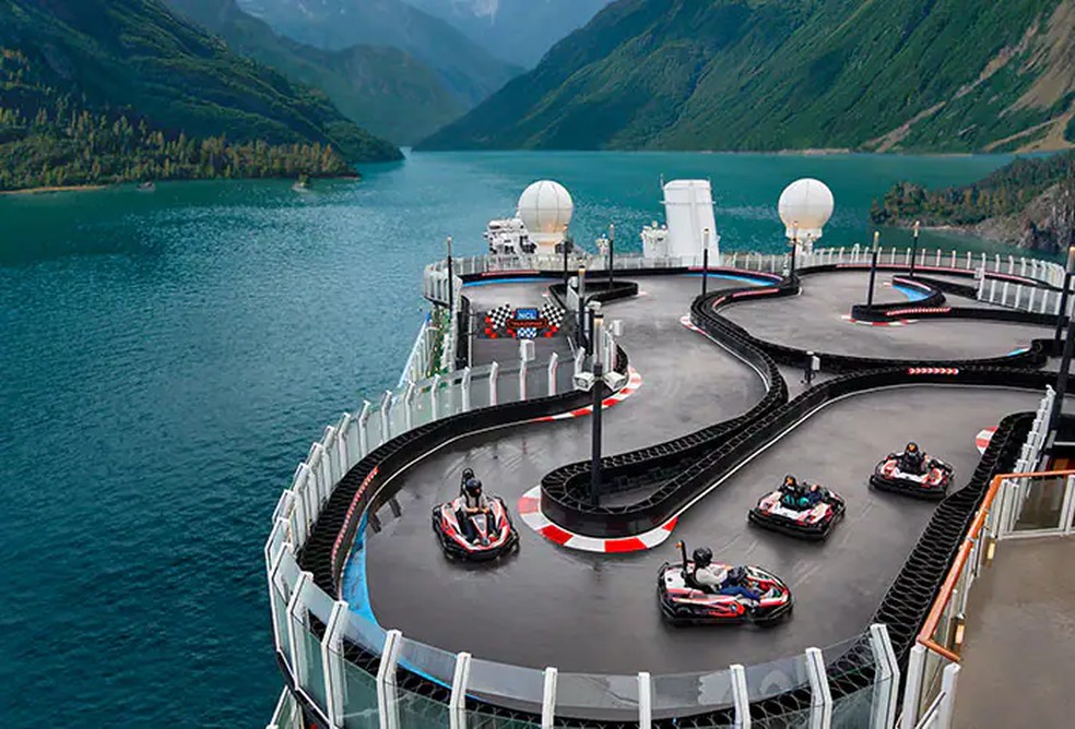 Pista de Kart no Norwegian Bliss — Foto: Divulgação - Norwegian Cruise Line