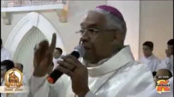 Grave! Apóstolo diz que o bispo Bruno Leonardo é homossexual