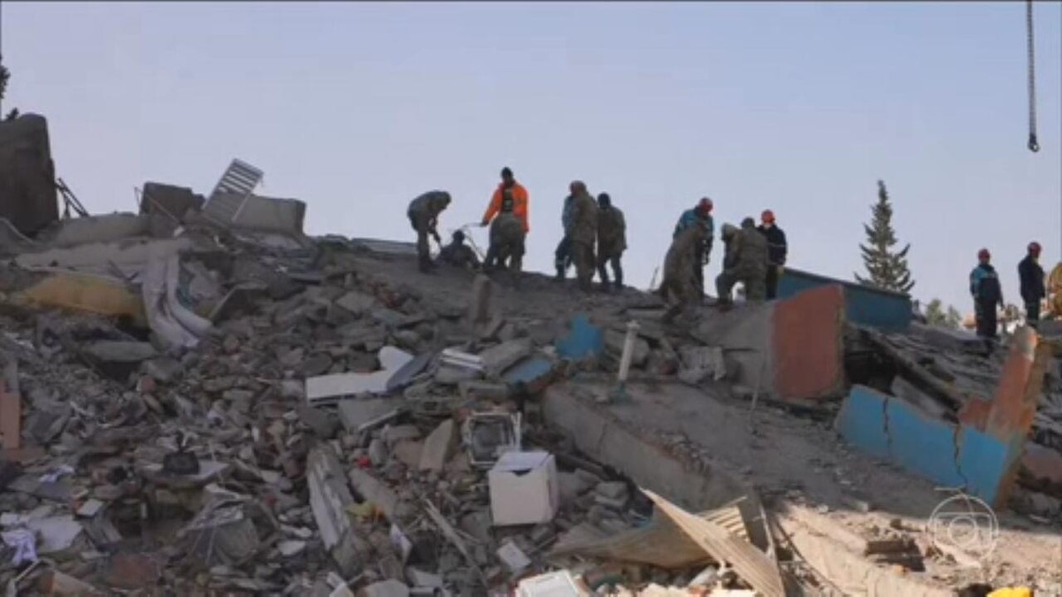 Enviados Especiais Da Globo Acompanham Buscas Por Sobreviventes Do Terremoto Na Turquia Jornal 