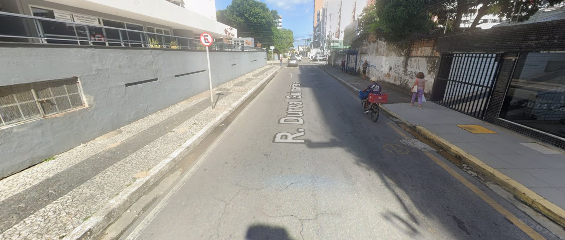 Mulher é morta a facadas na Ponta Verde, em Maceió; suspeito é morador de rua