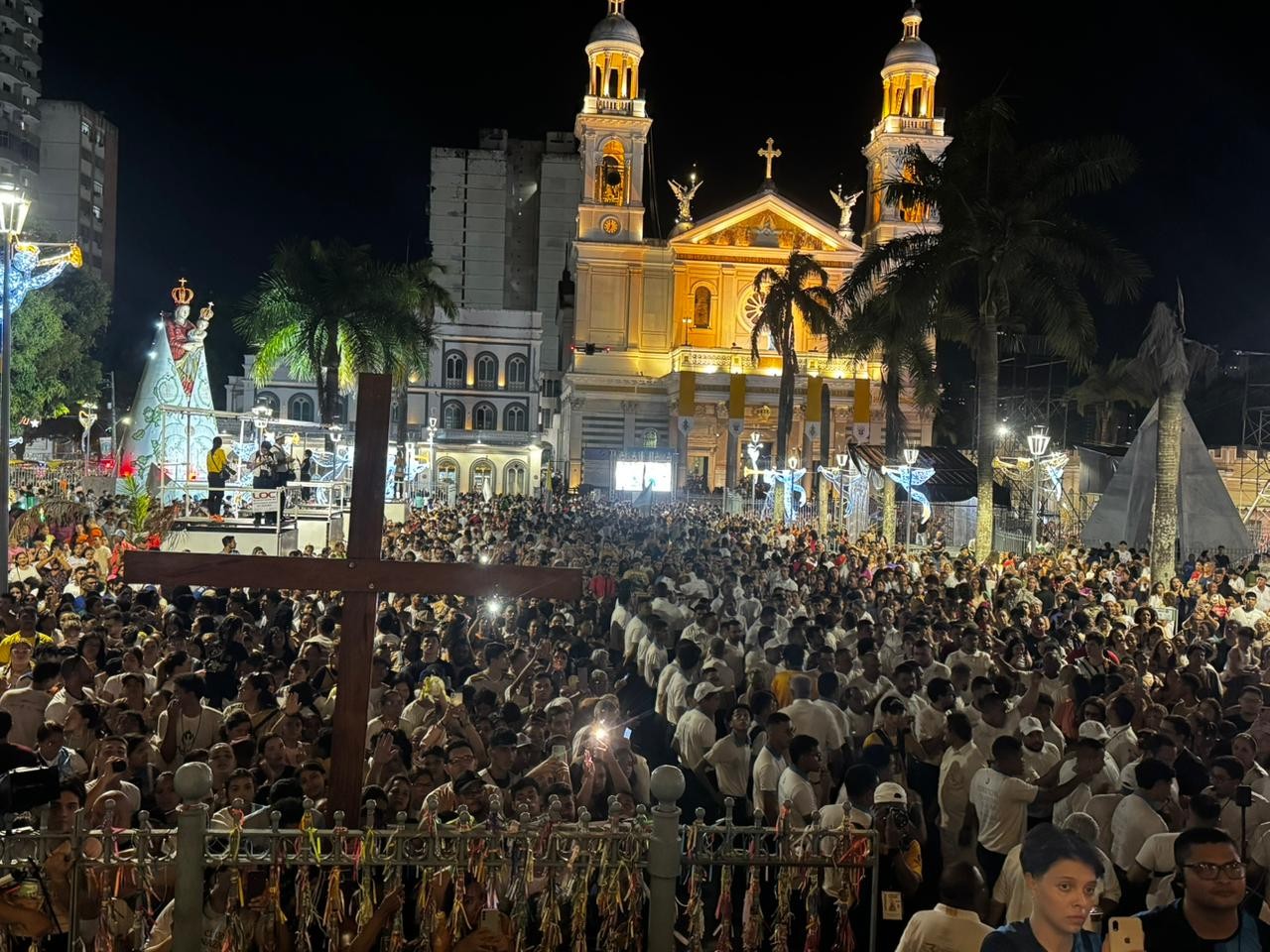 Círio 2024: Romaria da Juventude leva milhares de fiéis às ruas de Belém; veja imagens 