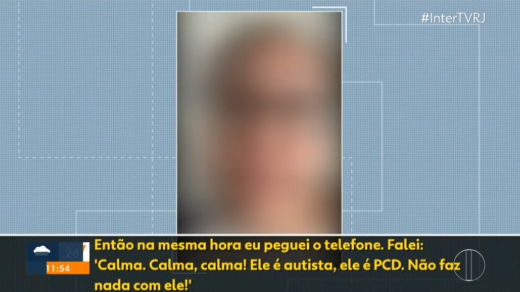 Bandidos armados interceptam ônibus e deixam passageiros em pânico no RJ: 'botou a arma na cabeça do meu filho', diz mãe de jovem autista