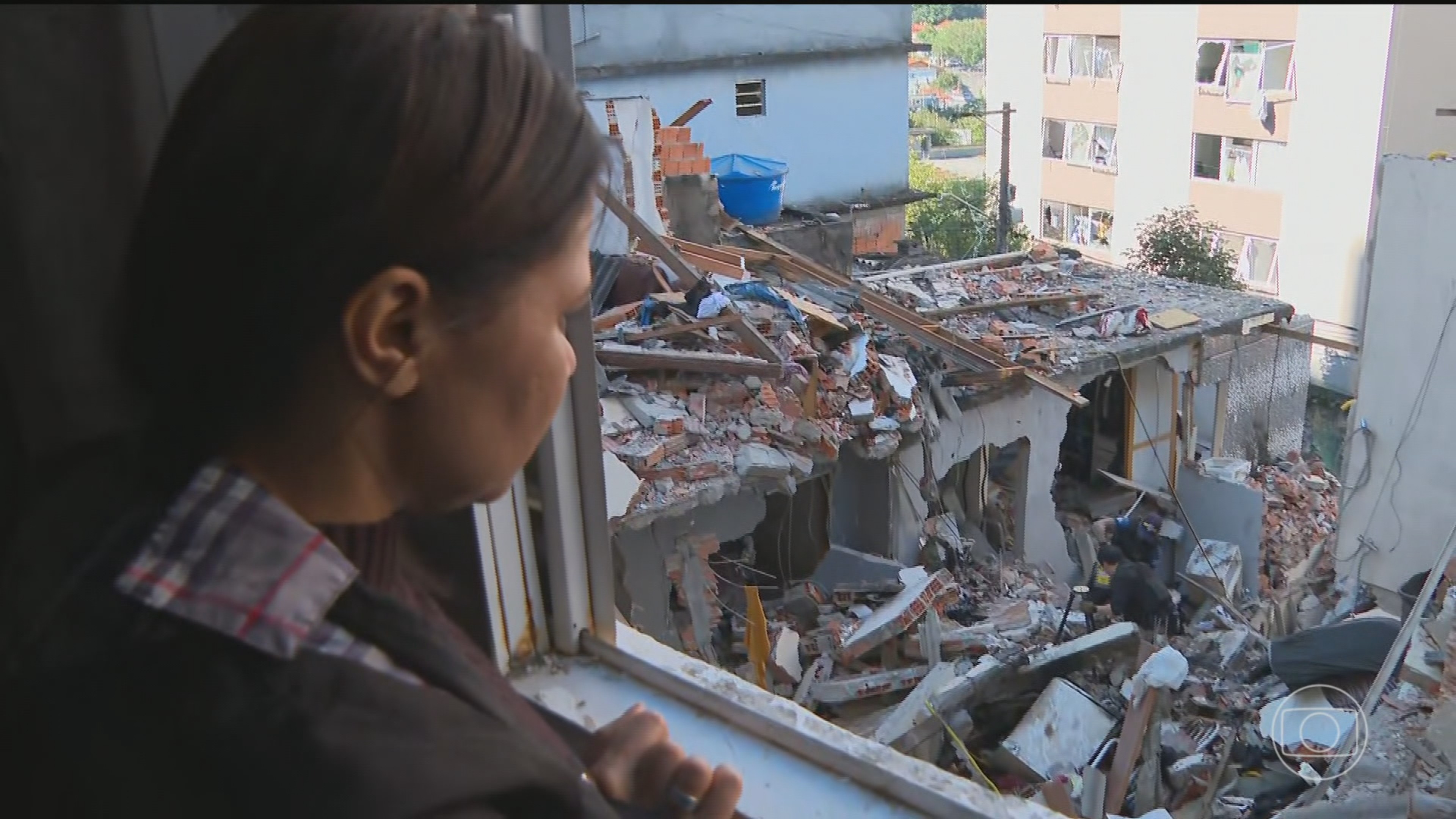 Peritos investigam causas da explosão de gás que deixou um morto e destruiu dezenas de casas em São Paulo