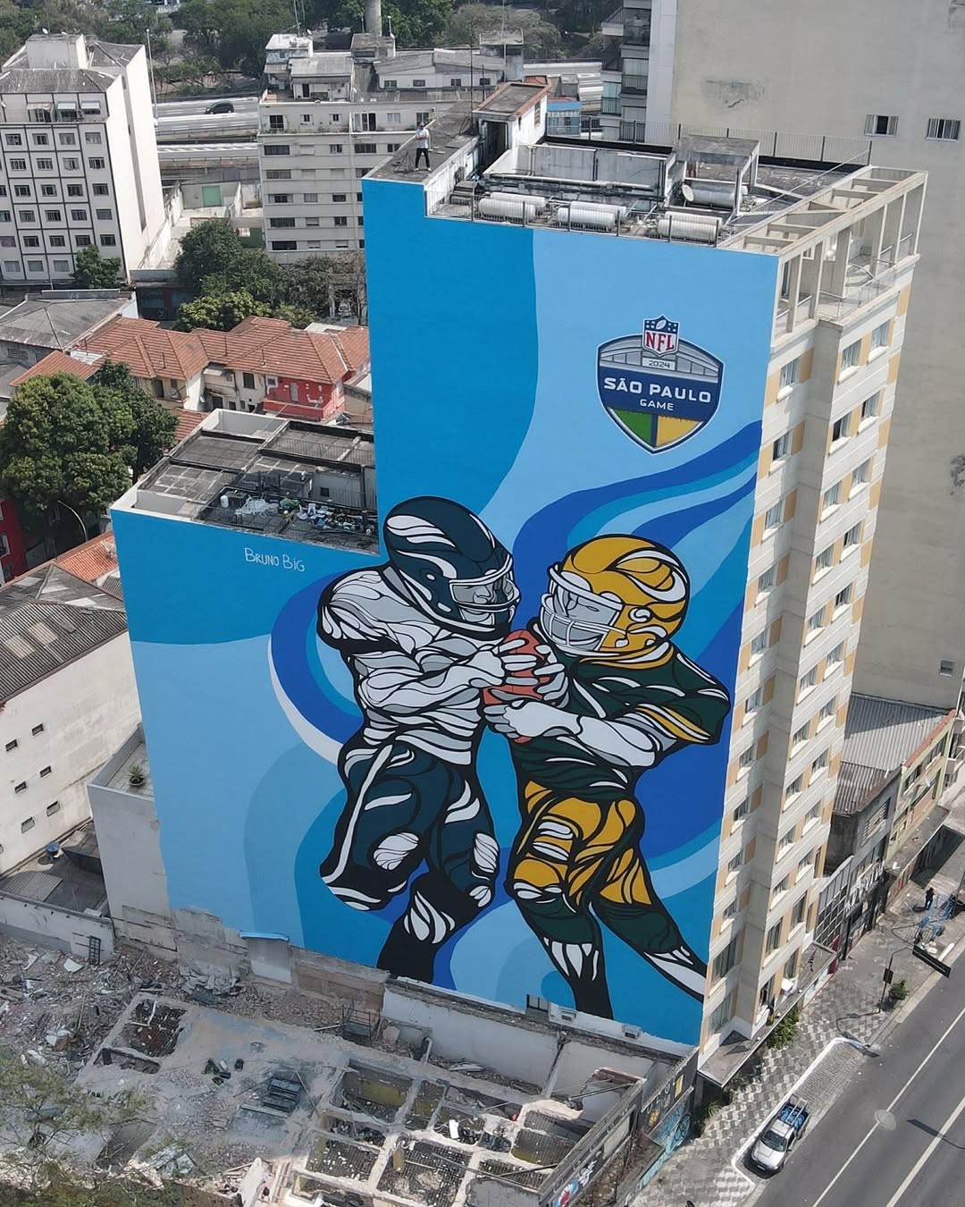 Prefeitura de SP multa prédio em R$ 260 mil por grafite irregular com propaganda da NFL, no Centro