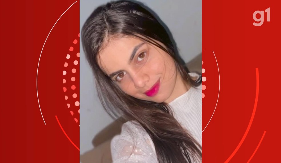 Jeniffer da Silva Moreira, de 19 anos, morreu após se engasgar com um lanche — Foto: Instagram/reprodução
