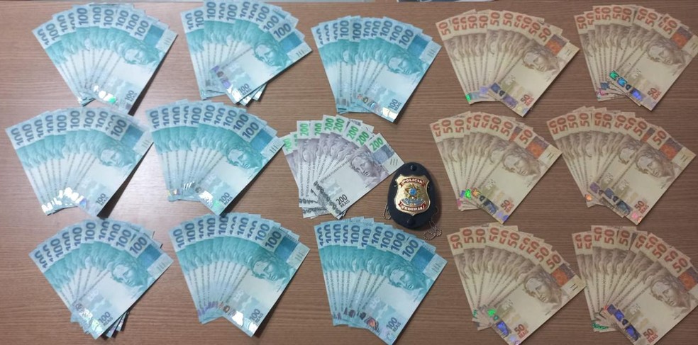 Cédulas falsas apreendidas pela PF em 2023 — Foto: Polícia Federal/Divulgação 